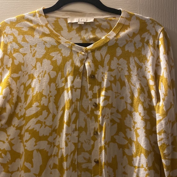 Yellow and white flower cardigan - Picture 3 of 3